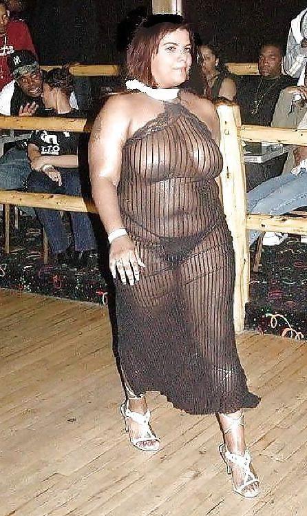 25P Nipple and tit show