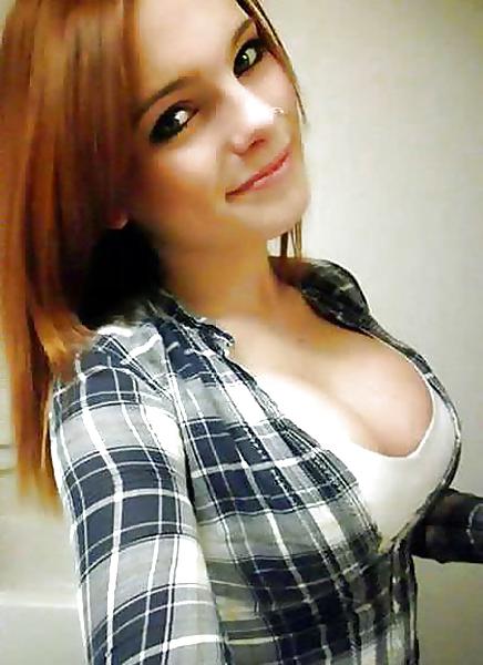 14P Sexy Cleavage 17
