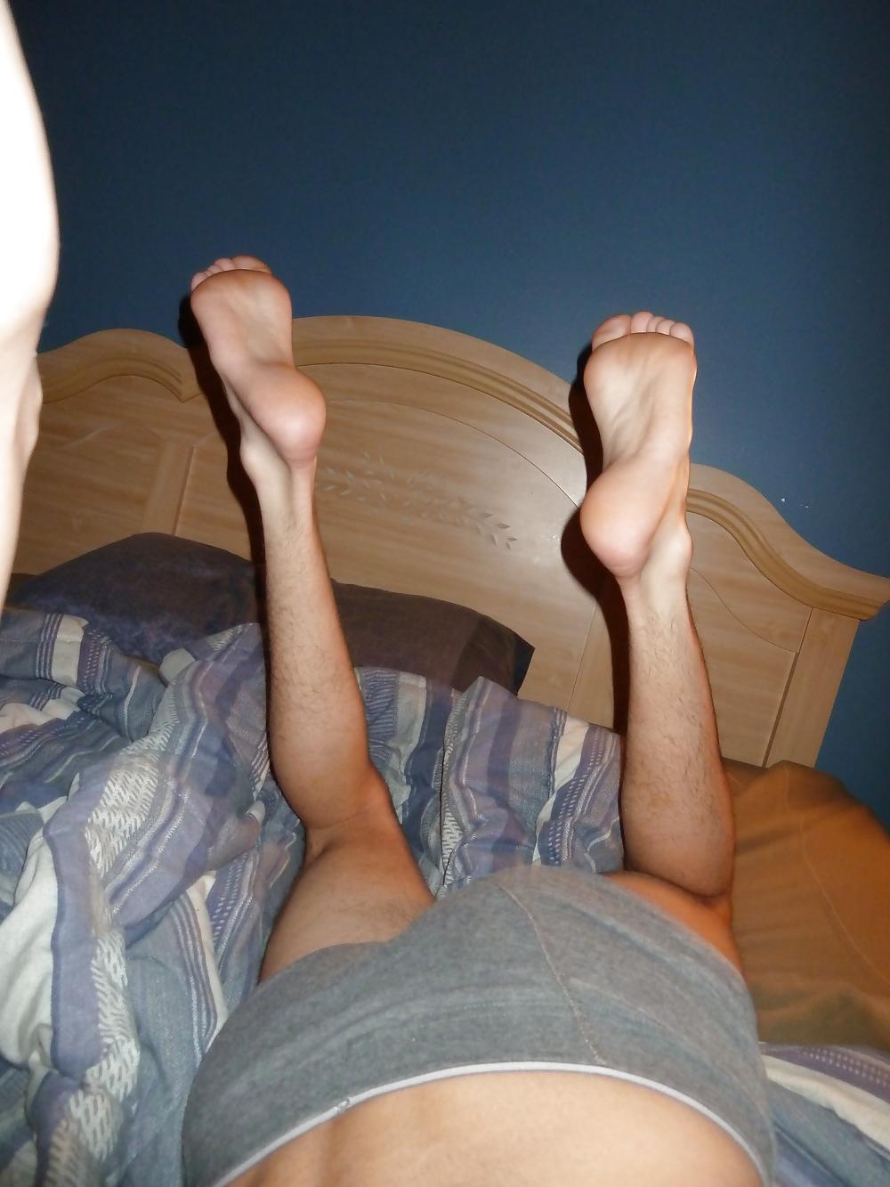 14P Sexy feet and toes