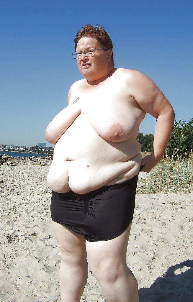 23P BBW women with saggy tits 1.