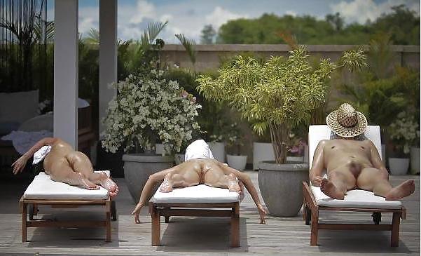 23P Asian Swingers Play With Water