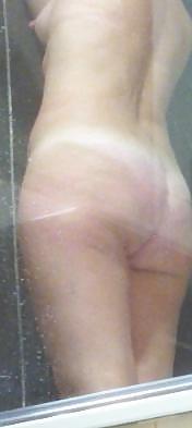 8P My wife shower