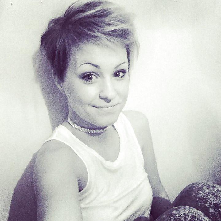 25P More facebook short hair hotties