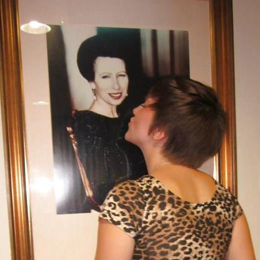 25P More facebook short hair hotties