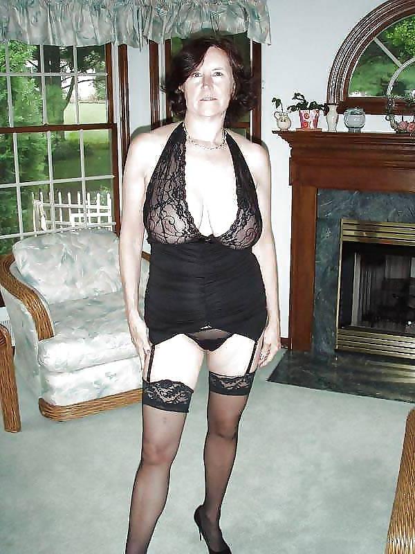 25P LOVELY IN LACE-I I