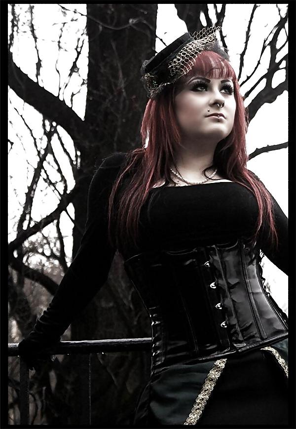 24P Gothic beauties 28