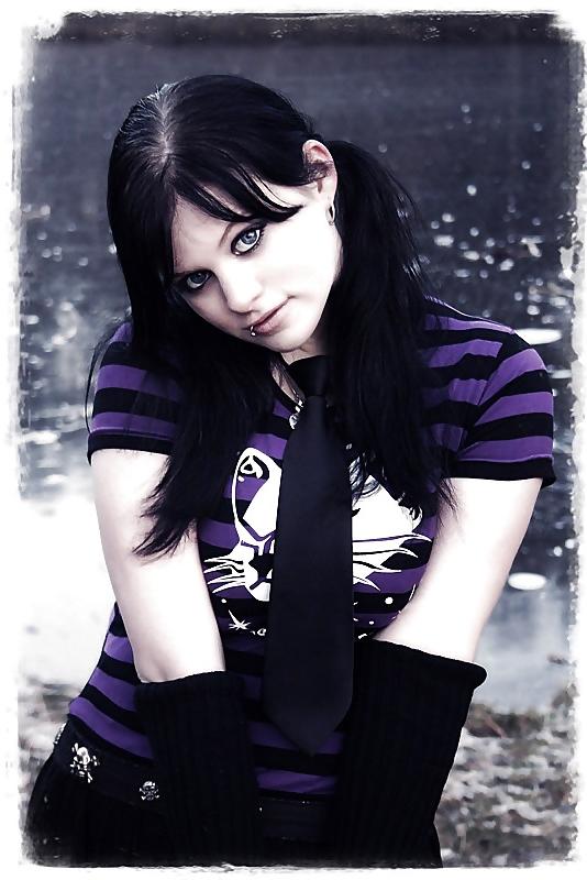25P Gothic beauties 30