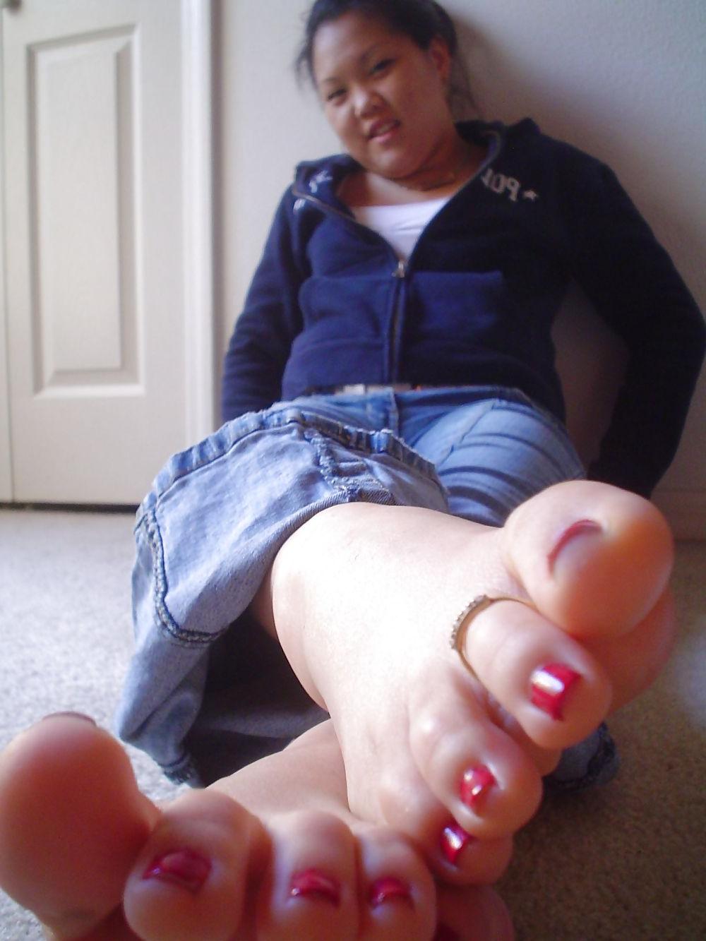 25P Sexy Asian Feet
