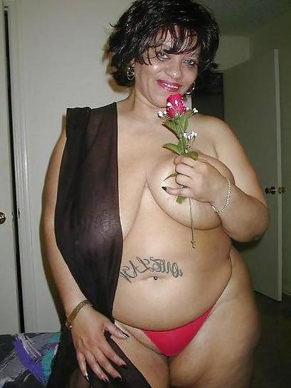 25P ALL KINDS OF MATURE BLACK WOMEN PT.9