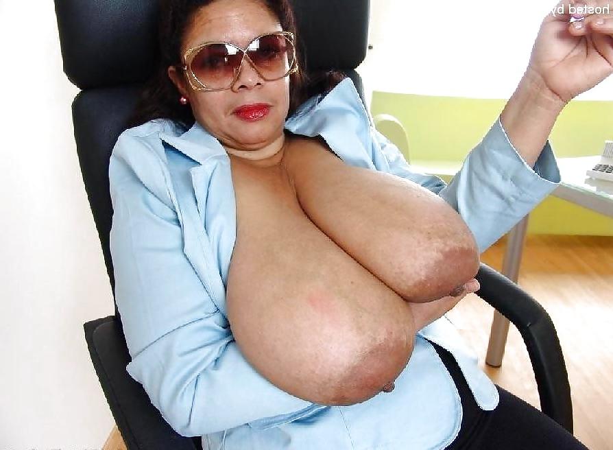 25P ALL KINDS OF MATURE BLACK WOMEN PT.9