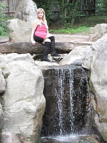 15P Some stolen pics of my sexy Neighbor