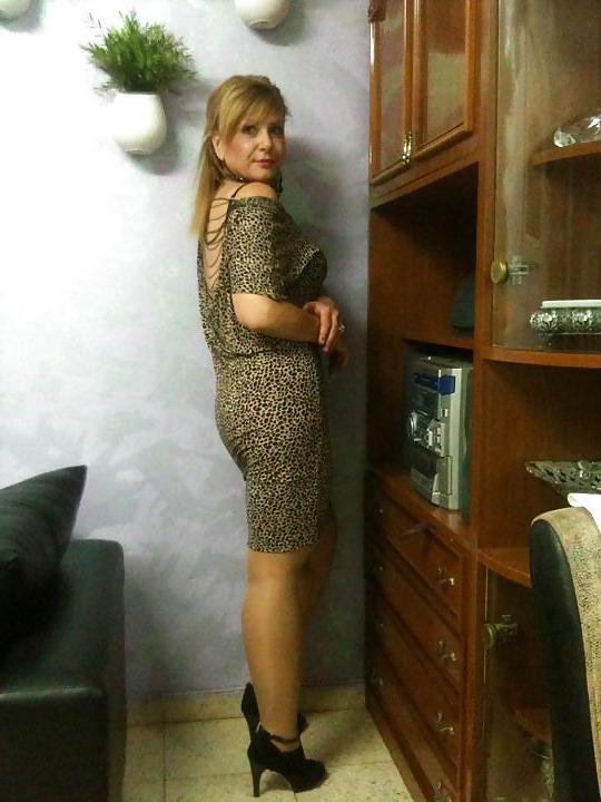 15P Some stolen pics of my sexy Neighbor