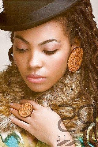21P Black is beautiful for Black--Widow