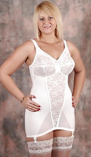 20P Girdles, briefs, corselets