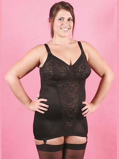 20P Girdles, briefs, corselets