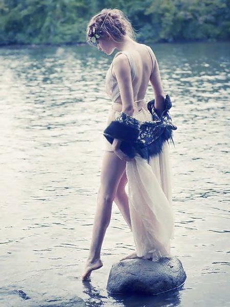 23P Women nature...