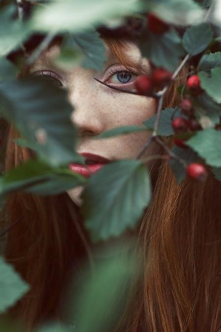23P Women nature...