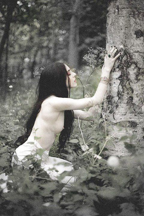 23P Women nature...