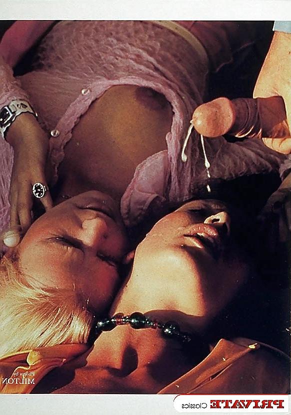 14P SH Retro Ladies Sharing Cumshots