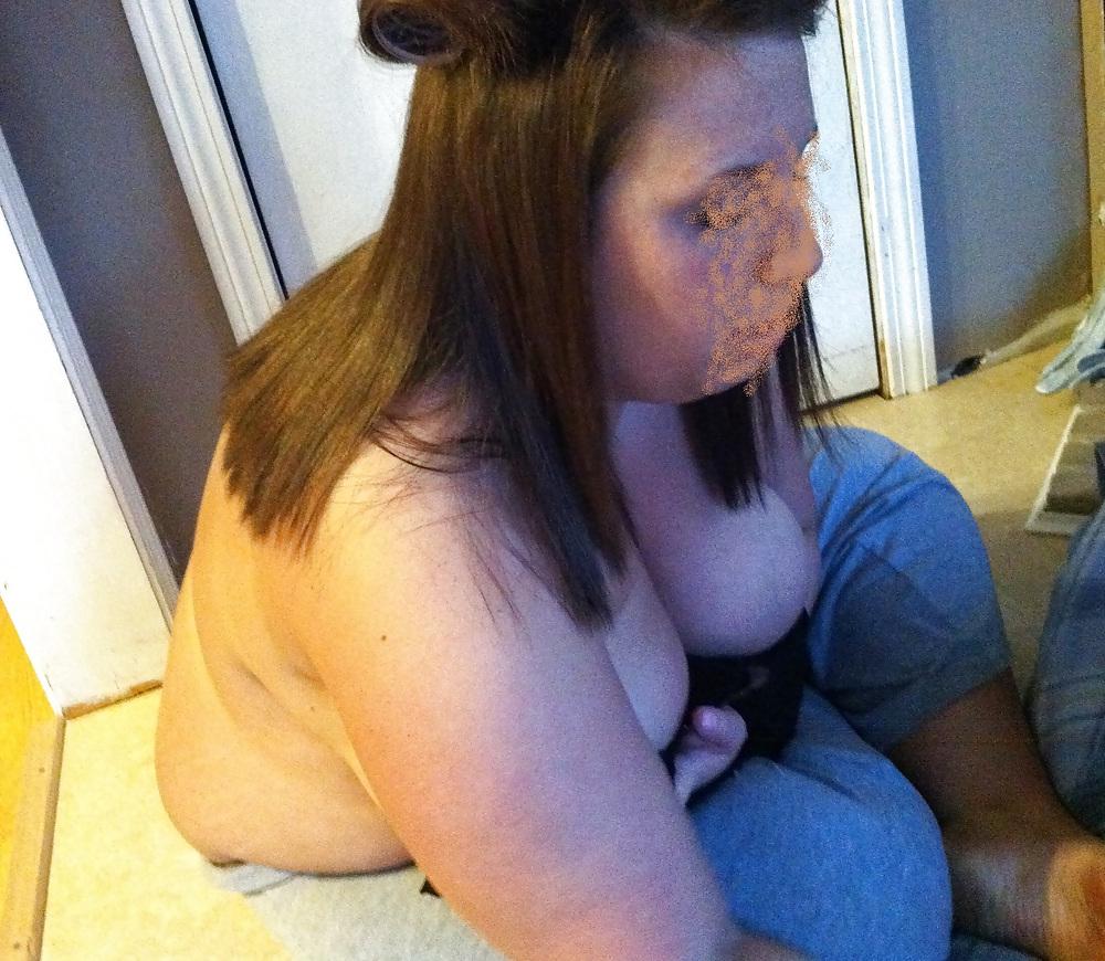 9P Side boob and cleavage