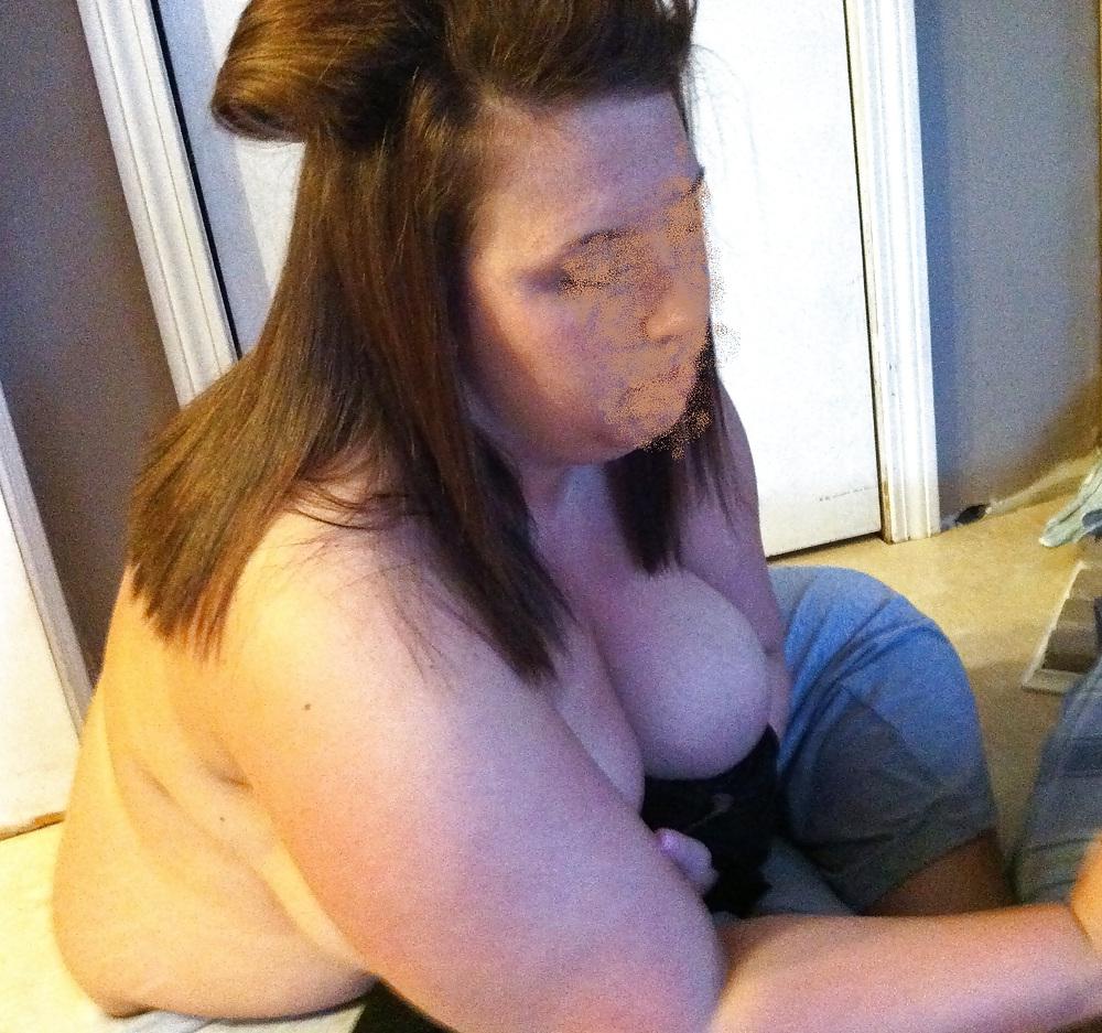 9P Side boob and cleavage