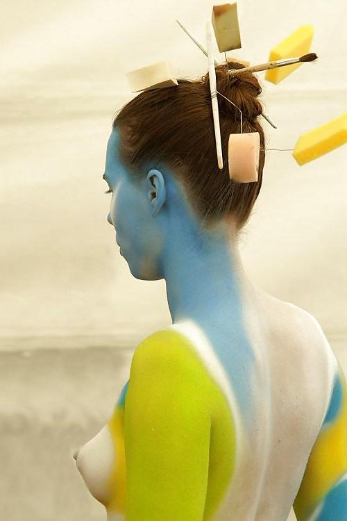 6P Body art or the art of the body