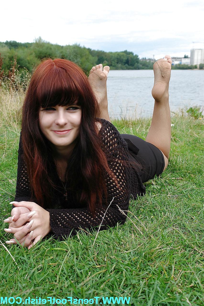 15P Sexy teen feet