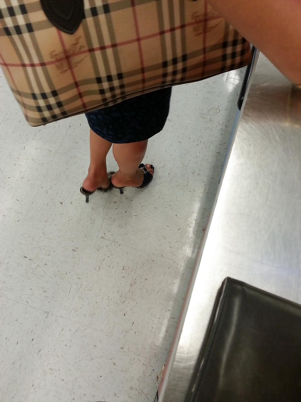 20P Hawaii sexy asian feet and heels