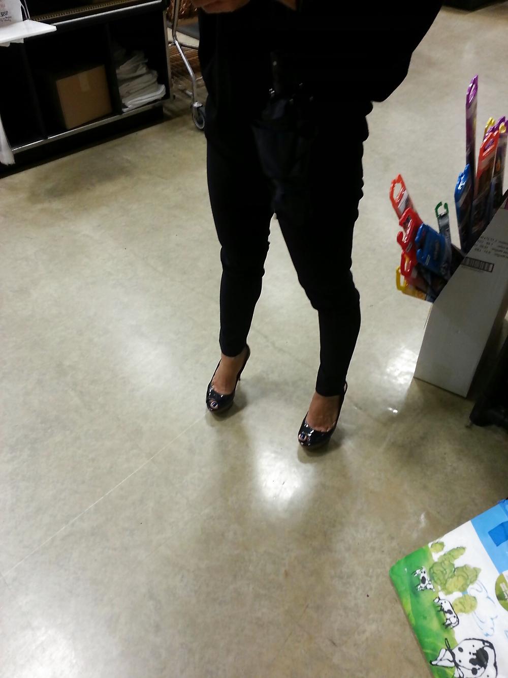 20P Hawaii sexy asian feet and heels