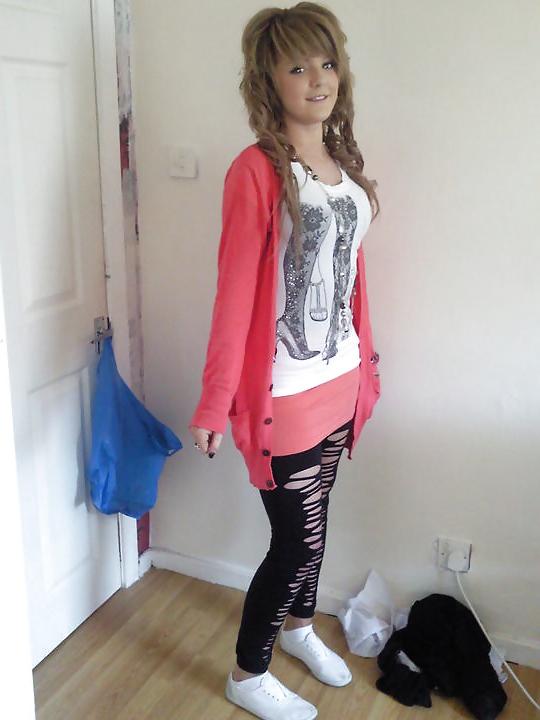 25P Simply stunning british teen girl nicole