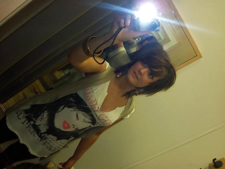 25P Simply stunning british teen girl nicole