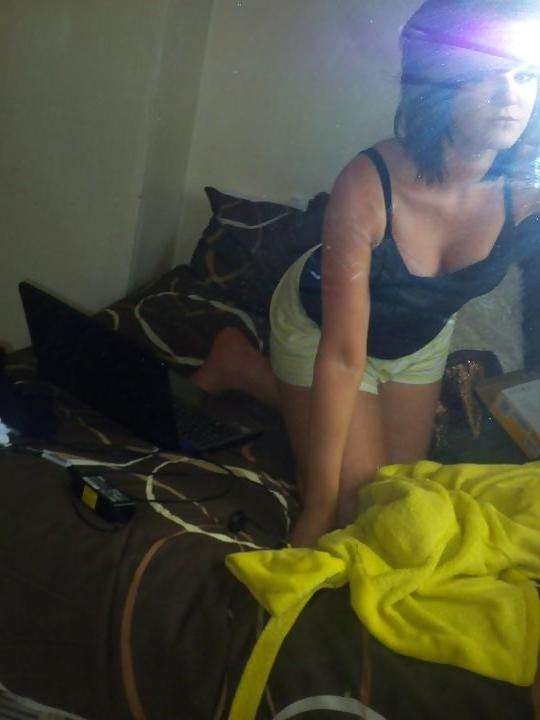 25P Simply stunning british teen girl nicole