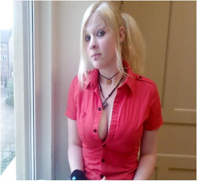 16P Blonde with nice cleavage