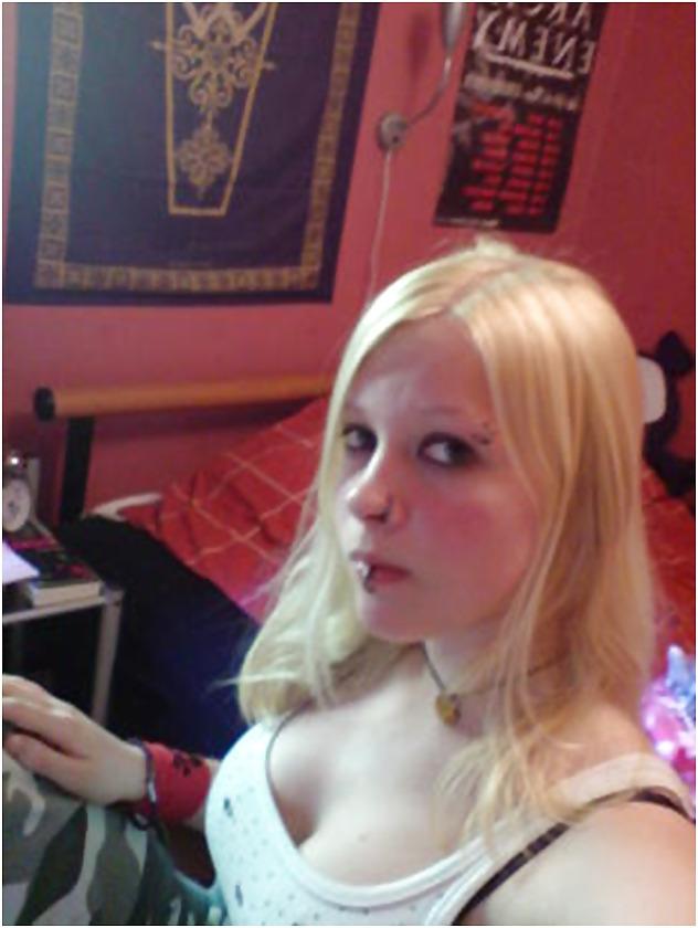 16P Blonde with nice cleavage