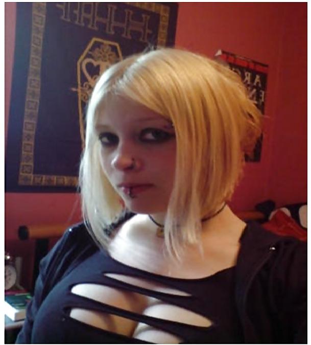 16P Blonde with nice cleavage
