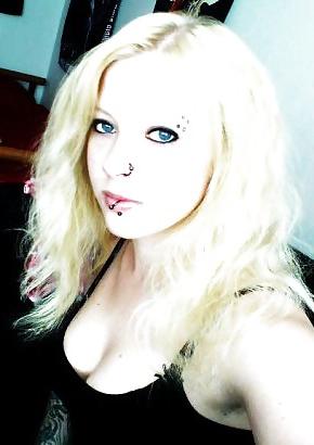 16P Blonde with nice cleavage