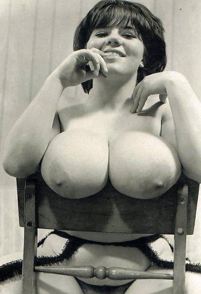 12P Large Breasted Retro Ladies