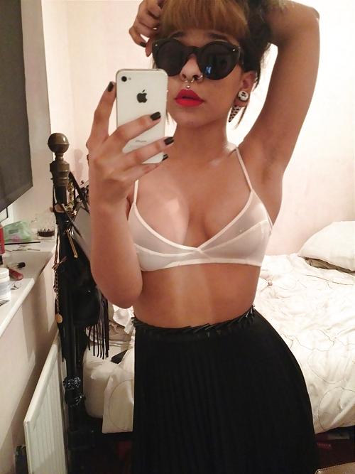 25P Mia Redworth (British Slut)
