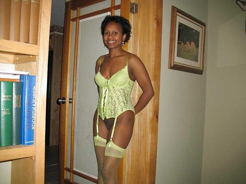 25P ALL KINDS OF MATURE BLACK WOMEN PT.16