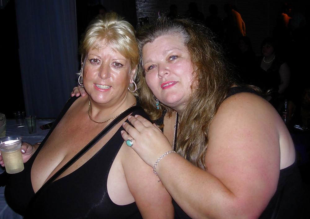 25P Bbw cleavage (NN)