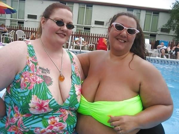 25P Bbw cleavage (NN)
