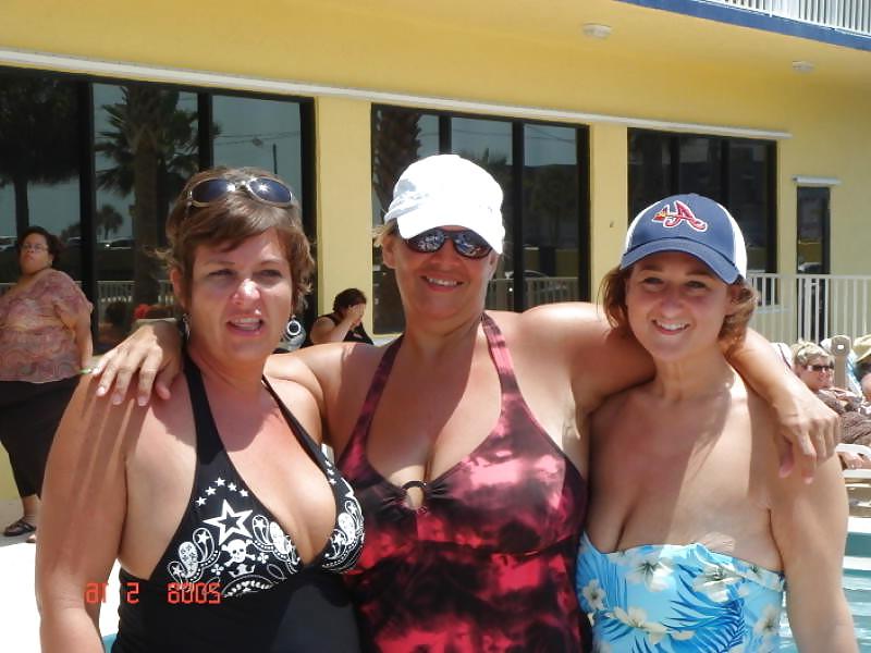 25P Bbw cleavage (NN)