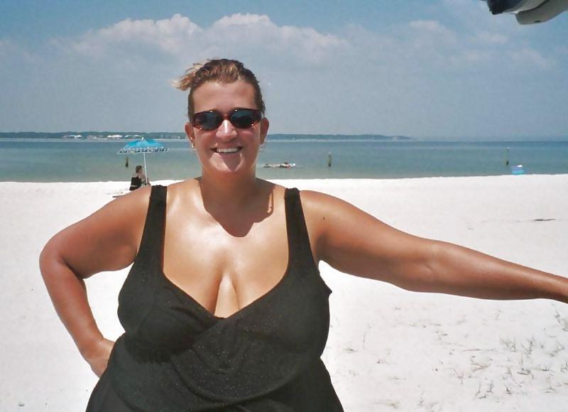 25P Bbw cleavage (NN)