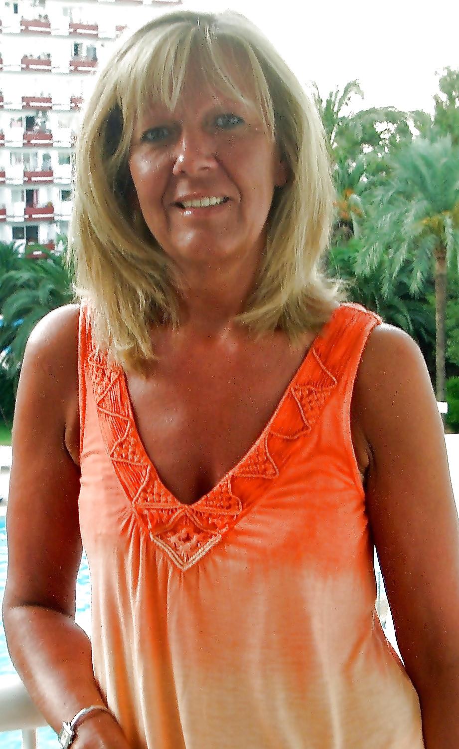 25P British MILF Sluts