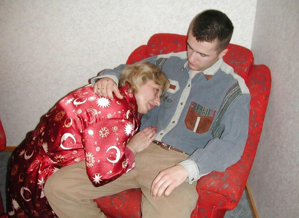 25P HORNY MATURE LADY & BOY C5M