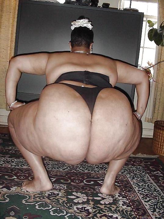 4P A BBW WITH A HUGE BOOTY