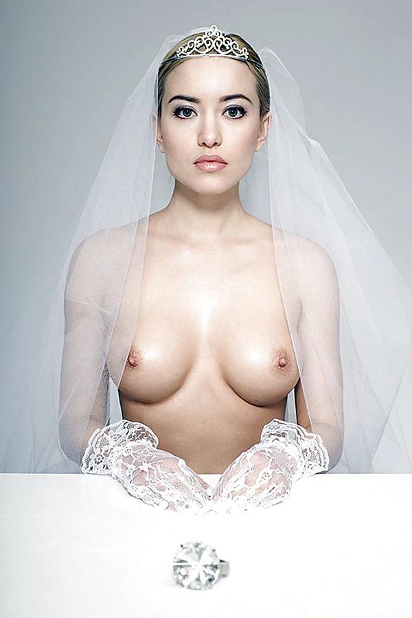 25P Wedding dress. Their big day, some classic images.