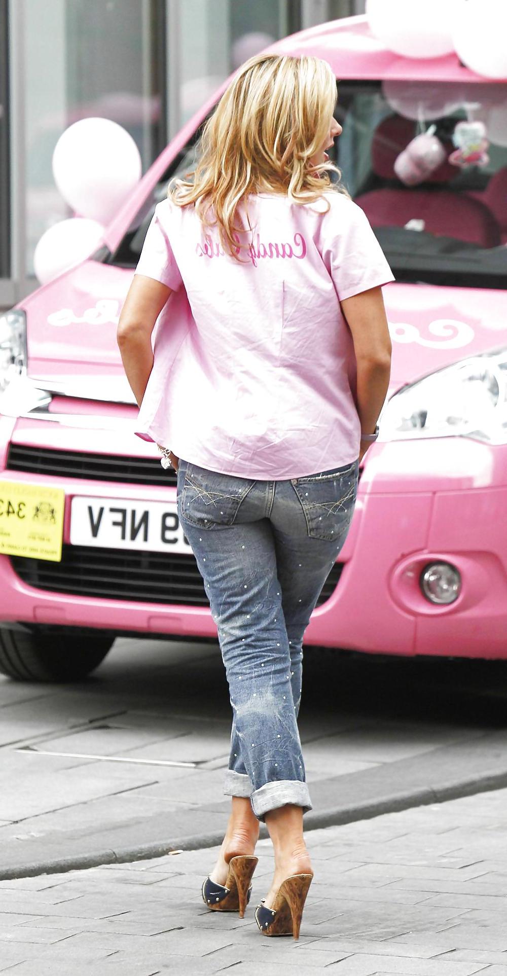 25P British milf Claire Sweeney