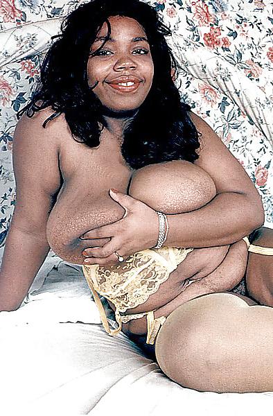12P Dark BBW showing off her curvy body