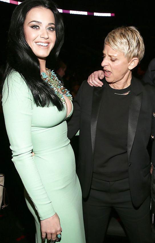 18P Katy Perry Cleavage